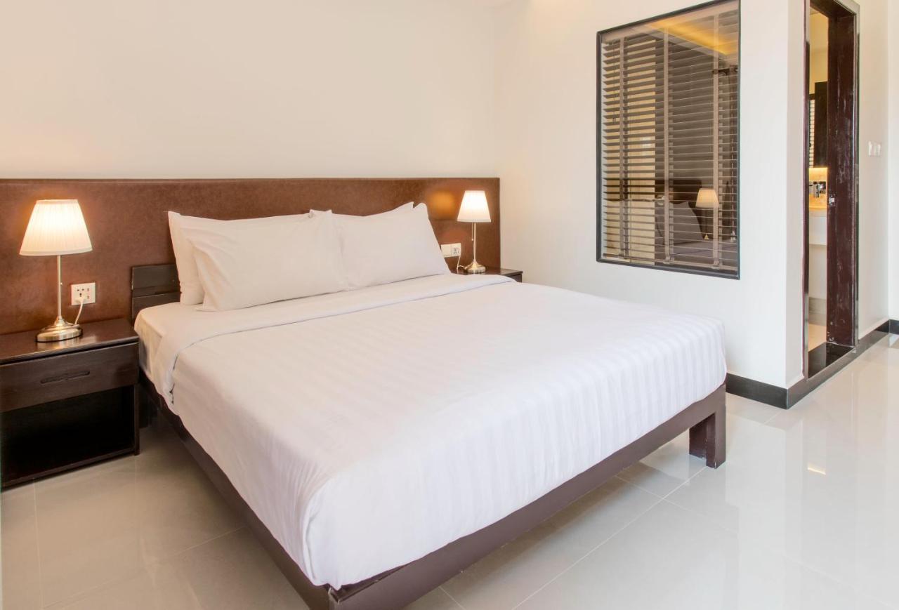 Cambodian Country Club Hotel Phnom Penh Exterior photo