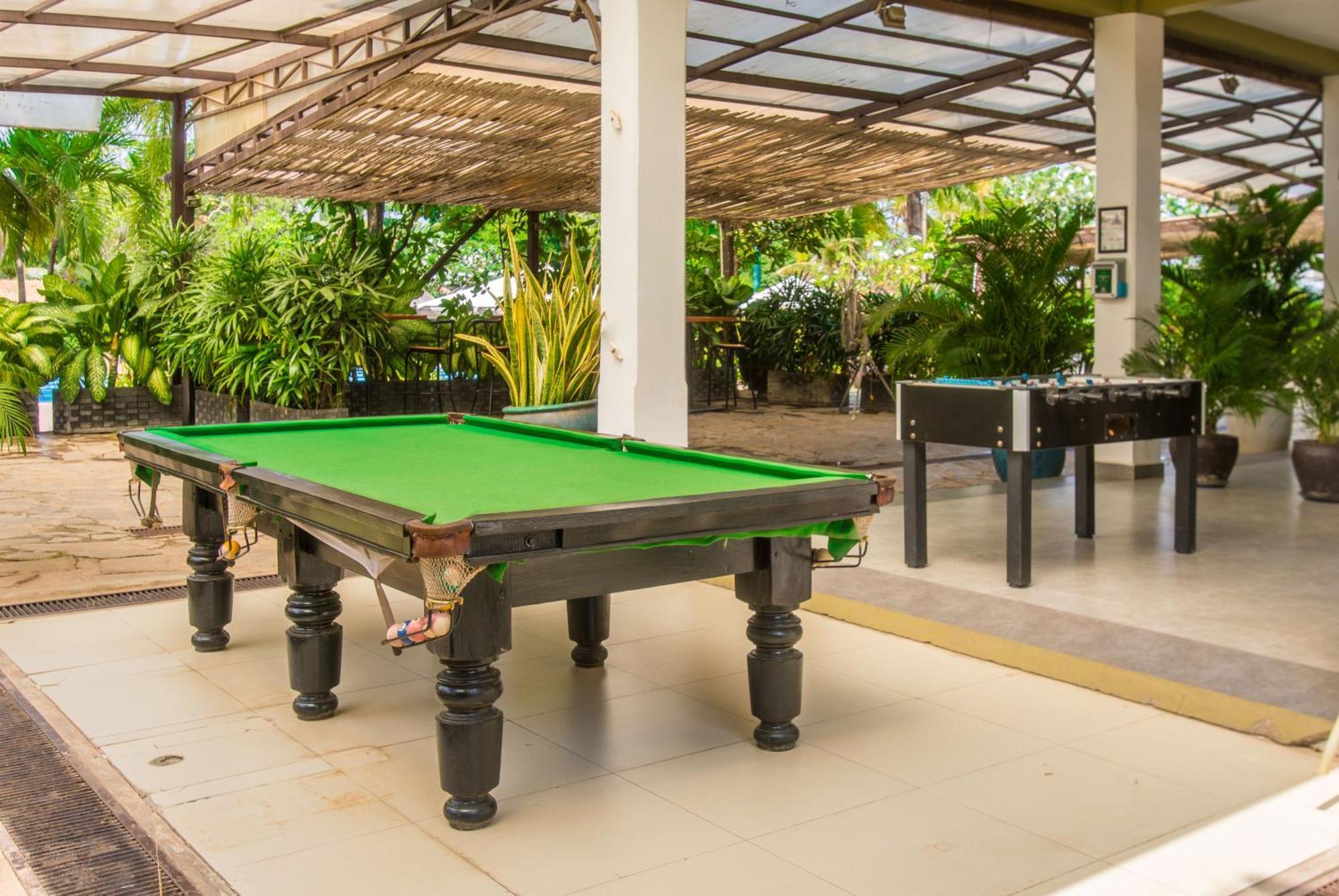 Cambodian Country Club Hotel Phnom Penh Exterior photo