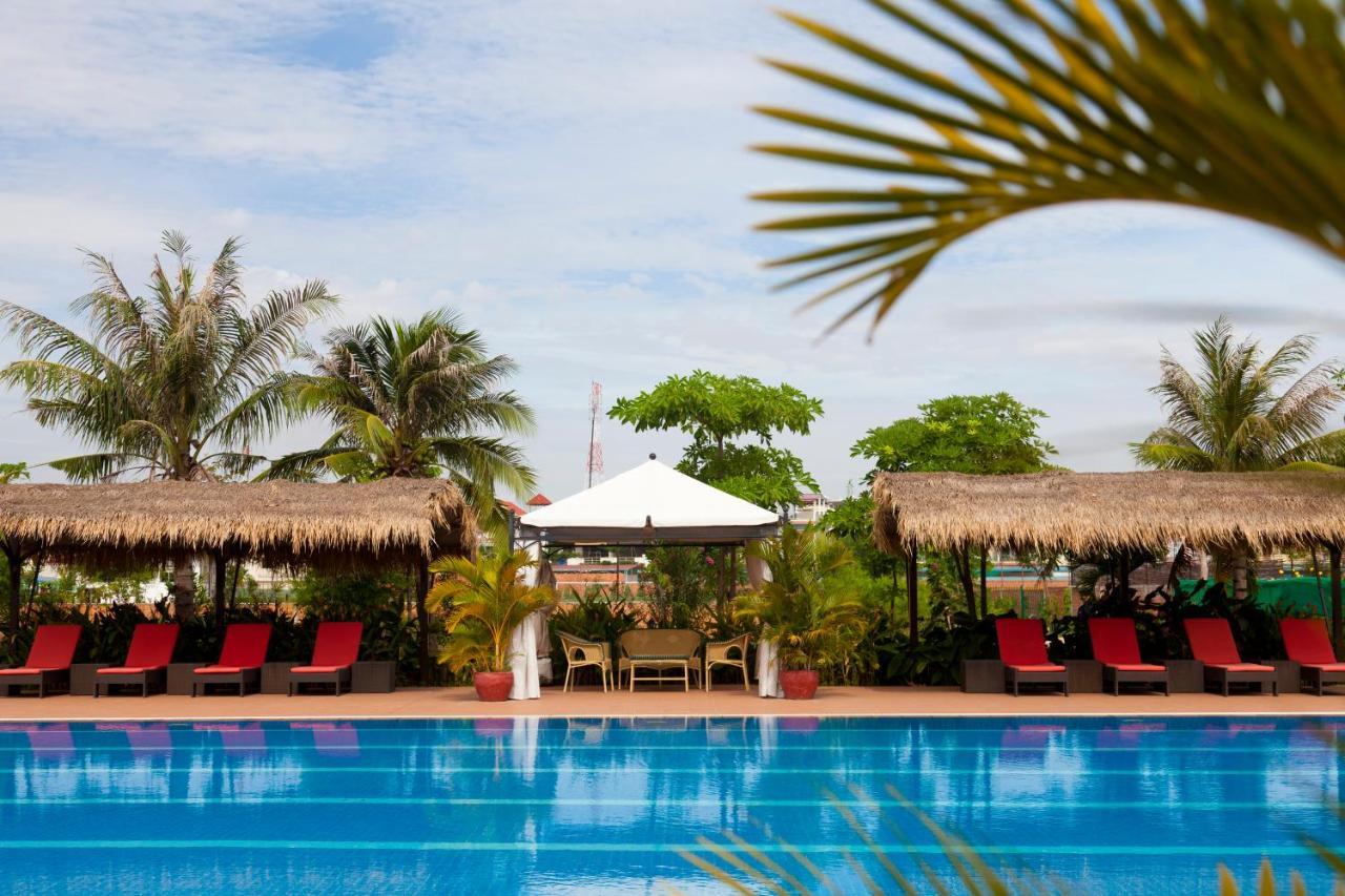 Cambodian Country Club Hotel Phnom Penh Exterior photo
